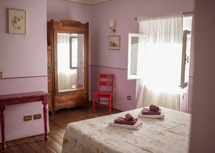 Agriturismo Cerrolungo Фермерский дом